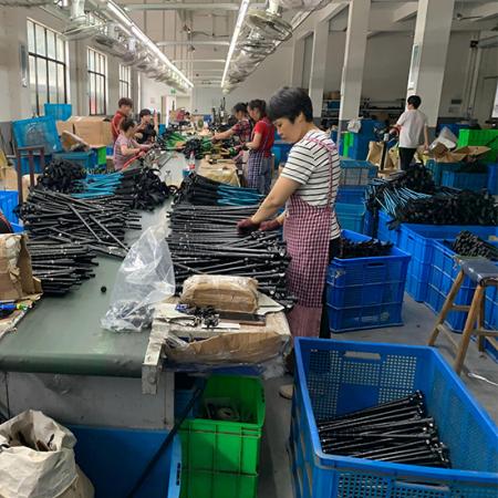 2022 bâtons de trekking chauds amazon 7075 bâton de marche et de course de randonnée léger serrure en alliage d'aluminium