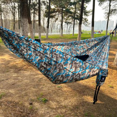 Hamac portable d'extérieur pour 2 personnes en nylon léger avec moustiquaire et motif camouflage 