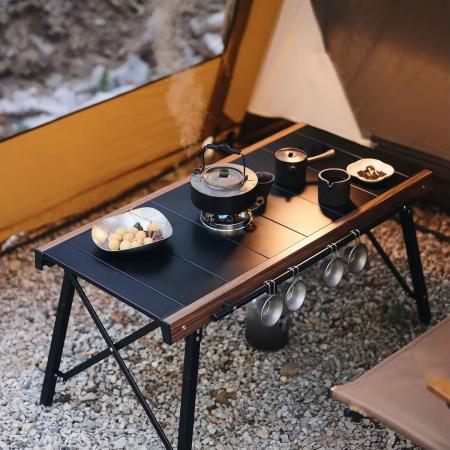 Table de camping pliante IGT Modern, légère et portable, en aluminium avec sac de transport. 