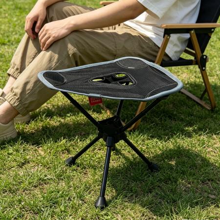 Tabouret de camping pliant pivotant à 360°, à 3 pieds en alliage d’aluminium, portable pour la pêche, la randonnée et l’extérieur 